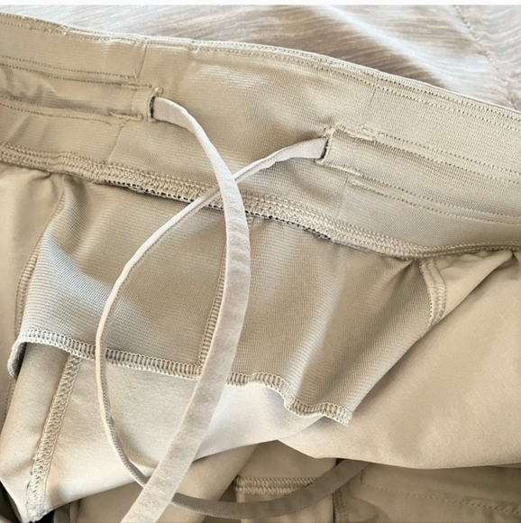 Lululemom Mens Gray Athletic Shorts, Sz Large - Picture 7 of 9
